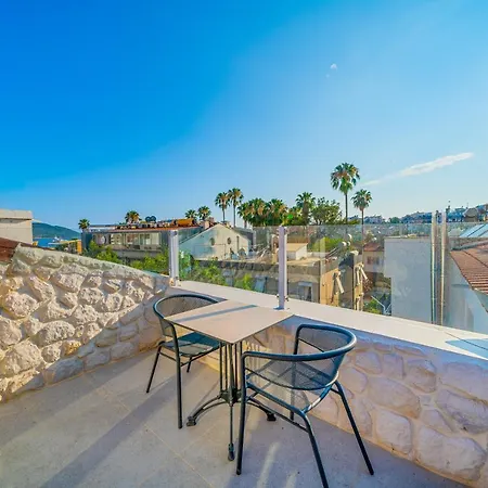 Отель Melisa Boutique & *