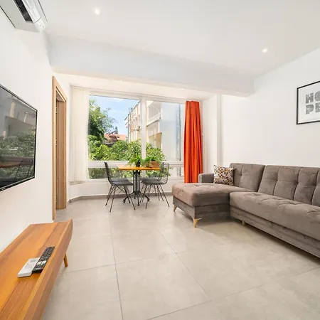 Отель Melisa Boutique & *